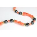 elegant colier de  coral peau d'ange & hematite. Italia